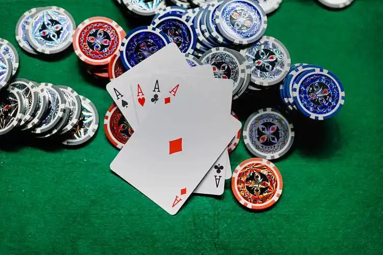 Baccarat တိုက်ရိုက် ကစားနေသော ပြောင်မြောက်သော ဂိမ်းပွဲ